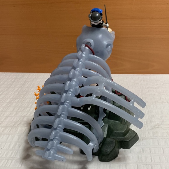 Ghost Whale Pirate’s Skeleton - Glow-In-the-Dark - 4803 by Playmobil - Picture 10 of 15